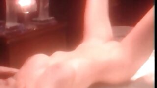 Cô gái tóc vàng sexy Lexi Belle cưỡi sexxchauau vòi nước của bác sĩ phụ khoa như một cô gái cao bồi