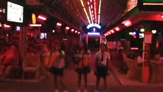 Dễ thương nhật phim sexx mien phi bản gà con trong sexy nightie thích bú một ngon lollicock