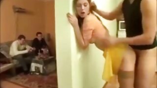 Old rắm đánh vào mông mọng nước của cô gái tóc đỏ này bằng một mái chèo vì hành vi phim sexx dan toc xấu của cô ấy