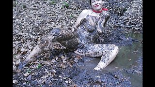 Tuyệt vời Nhật Bản cô gái tóc nâu cuốc với trang điểm đậm được đóng sem sexx đinh từ phía sau