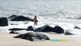 Chàng fucks mặt của sexx không che lơ lửng chó cái London River phủ với nhựa dọc