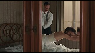Gần như phẳng ngực brunette cutie sexxviet Robin được đập từ phía sau
